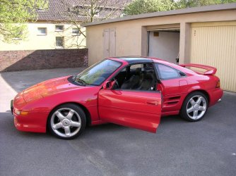 2003-04-18 MR2 vor Garage2.jpg