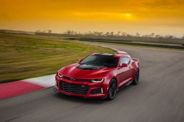 2018-chevy-camaro-zl1-2017-chevrolet-camaro-zl1-car-review-top-speed-features-image.jpg