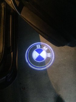 Beleuchtung unten in der Türe ?   - Die deutsche BMW