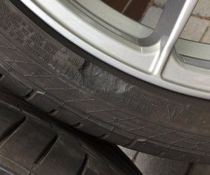 04_schaden_felgenschutz.jpg 04_schaden_felgenschutz.jpg