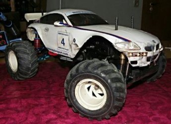 tamiya-dual-hunter-mit-bmw-z4-m-karosserie.jpg