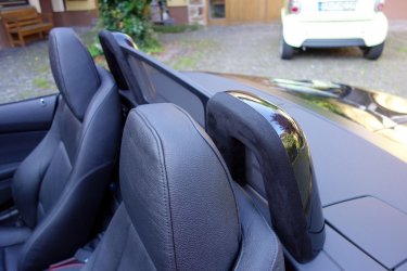 Überrollbügel innen mit Alcantara.jpg