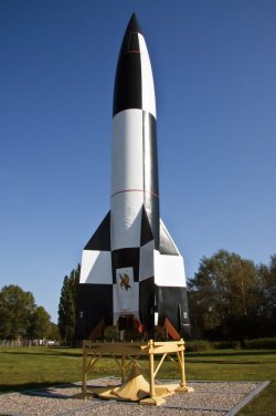 V2_-_Vergeltungswaffe_2_(10569392414).jpg