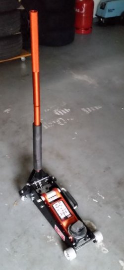 Wagenheber 1.jpg