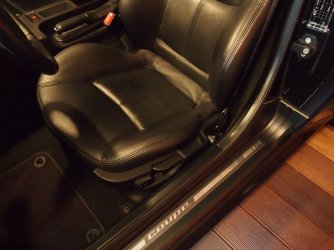 BMW Sitz mit Coupe Schriftzug 1.jpg