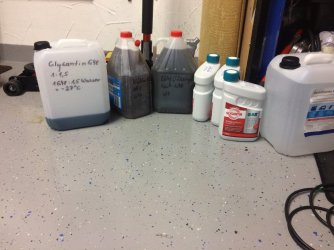 Flüssigkeiten.jpg Flüssigkeiten.jpg