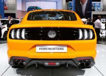 2018-ford-mustang-facelift-puts-on-its-european-clothes-in-frankfurt-4-auto-model-x.jpg