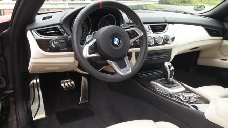 Fußablagen M-Performance.jpg Fußablagen M-Performance.jpg