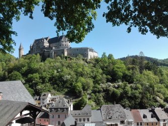Schloss-Vianden.jpg