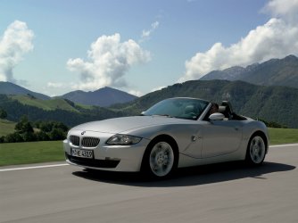bmwz4neu.jpg