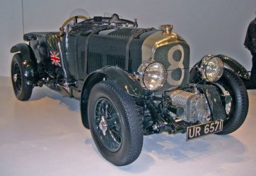800px-1929_Bentley_front_34_right.jpg