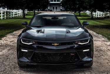 2016-Chevrolet-Camaro-SS-front-end-06.jpg