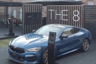 BMW-8er-G15-M850i-Sonic-Speed-Blue-Goodwood-01-750x500.jpg