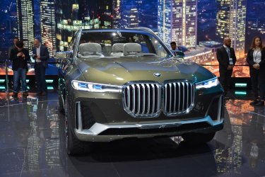 dt-frankfurt-2017-bmw-x7-1.jpg