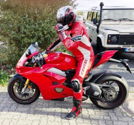 Panigale V4s-1.jpg