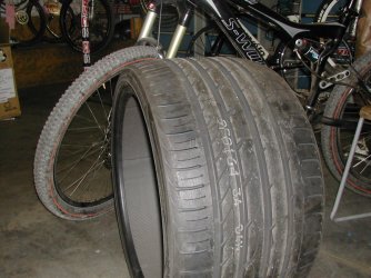 Yohohama Advan Sport 3152519 005.jpg