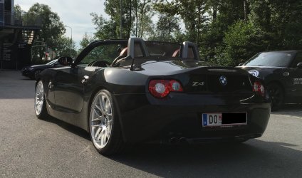 366869