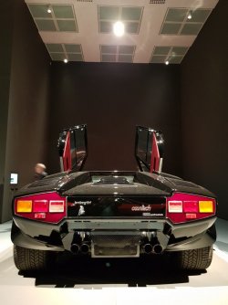 367215