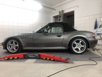 367385
