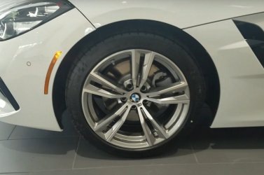 367619