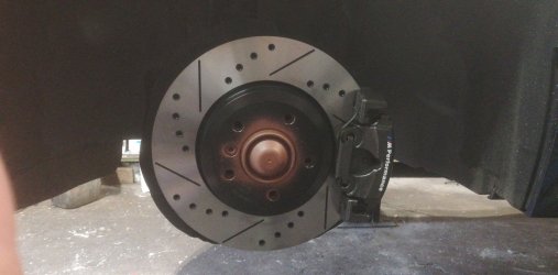367658