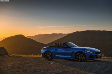 2019-BMW-Z4-sDrive20i-G29-Misano-Blau-M-Sportpaket-UK-12.jpg