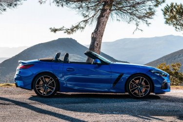 2019-BMW-Z4-sDrive20i-G29-Misano-Blau-M-Sportpaket-UK-10.jpg