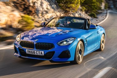 2019-BMW-Z4-sDrive20i-G29-Misano-Blau-M-Sportpaket-UK-02.jpg