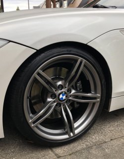 368856