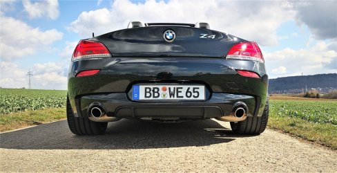 369400