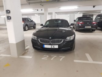 369484