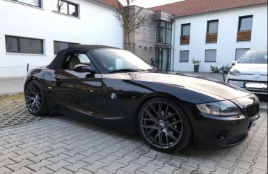 369767