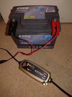 370430
