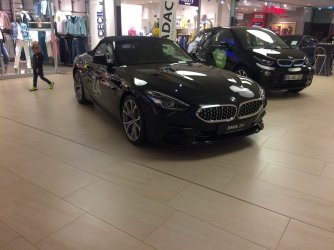 370746