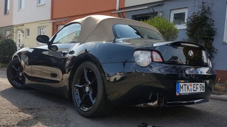 370897