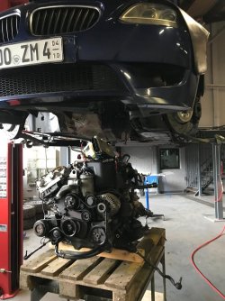 371570