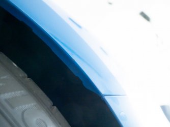 372001
