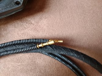 372144