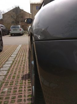 372183