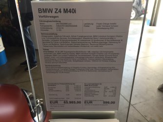 372343