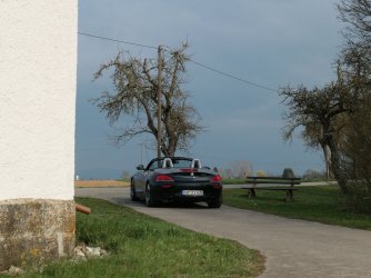 372445