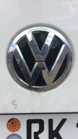 372747