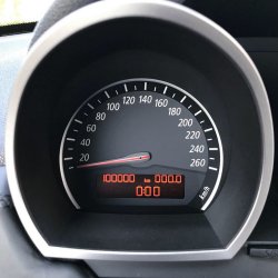 372775