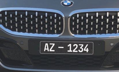 376028