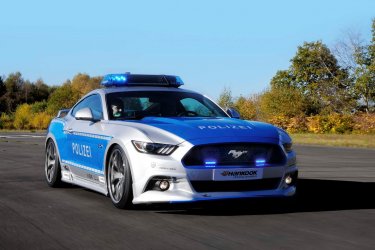 Ford-Mustang-GT-Polizei-front-three-quarter-02.jpg