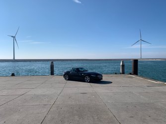 379942