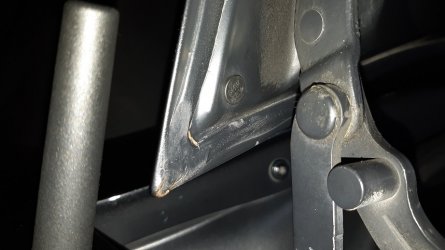 385592
