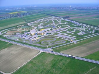 Luftbildaufnahme FSZ-Teesdorf komprimiert.JPG