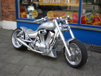Suzuki_Intruder2.jpg