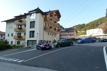 L1060877m.jpg